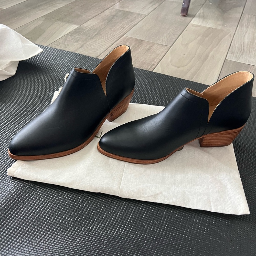 Nisolo Mia Ankle bootie